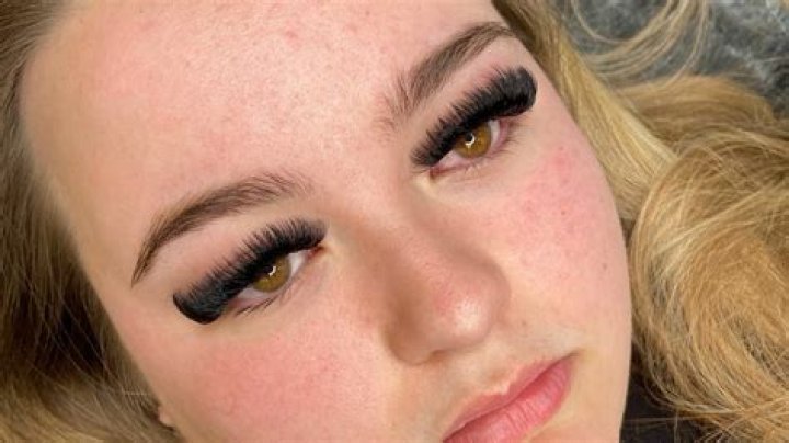 Best eyelash extensions near me