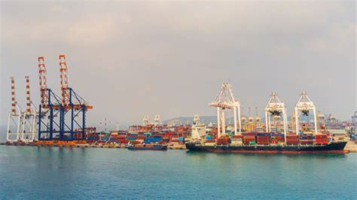 Liner in, free out (LIFO)