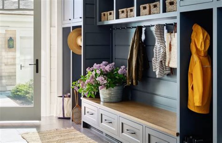 Mud room design - How To Discuss