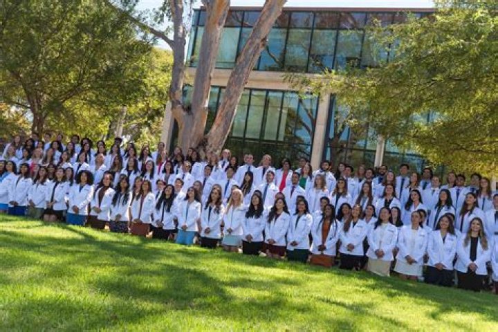 What are the Criteria to Take Admission to UCSD School of Medicine?