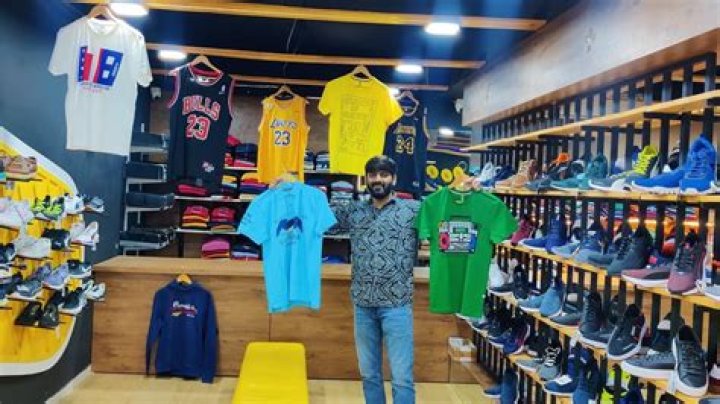 Where I Can Sell My Old Clothes In Ahmedabad